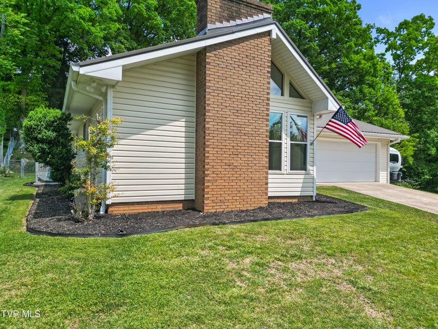 Photo #35: 1231 Tanglewood Drive