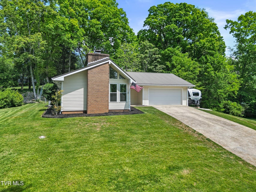 Photo #32: 1231 Tanglewood Drive