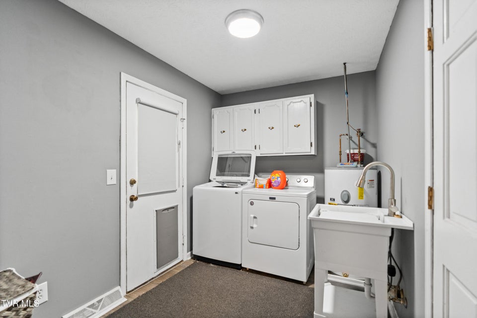 Photo #27: 1231 Tanglewood Drive