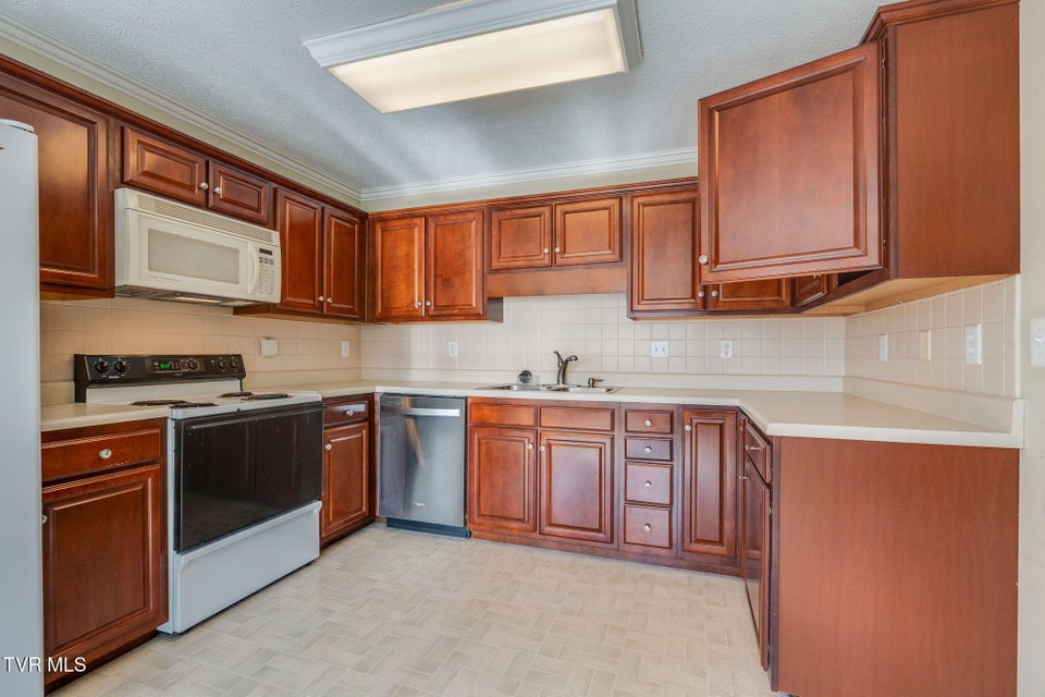 Photo #12: 610 Race Street