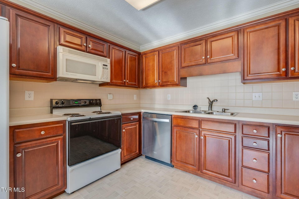 Photo #13: 610 Race Street