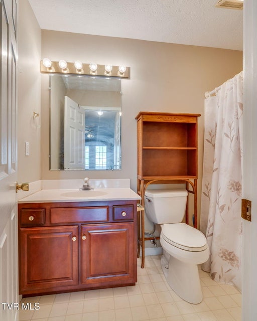 Photo #17: 610 Race Street