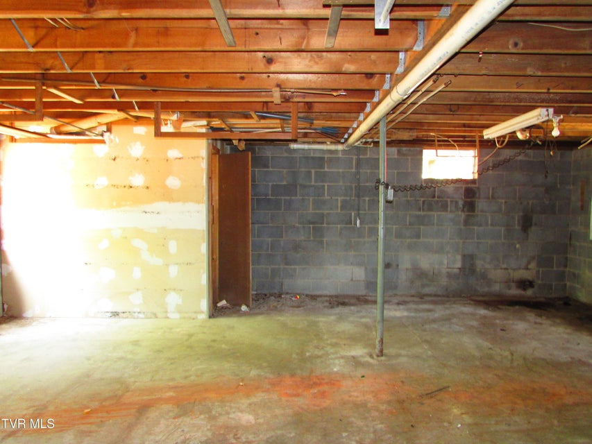 Photo #15: 859 Highway 91 