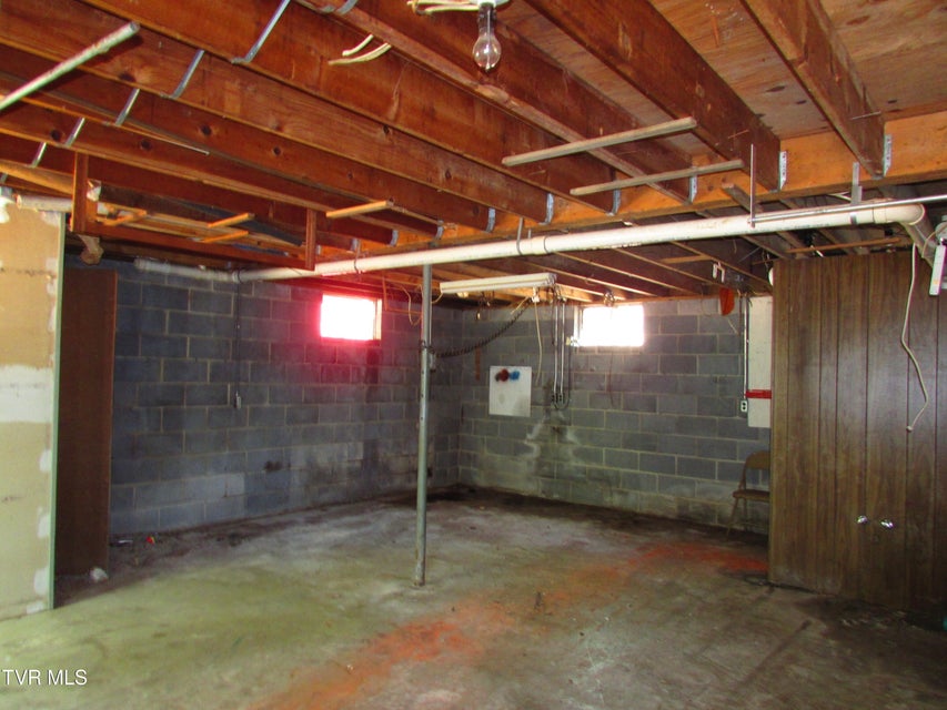 Photo #16: 859 Highway 91 