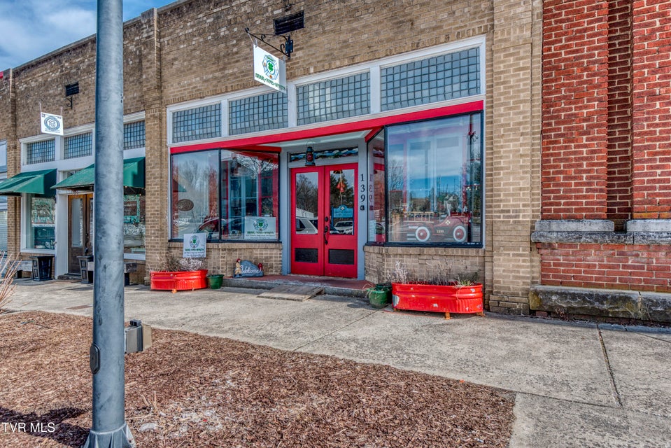 Photo #2: 139 Town Square Street