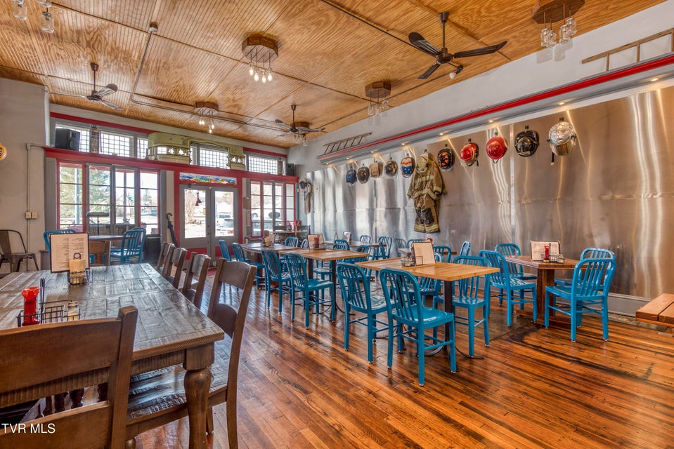 Photo #5: 139 Town Square Street