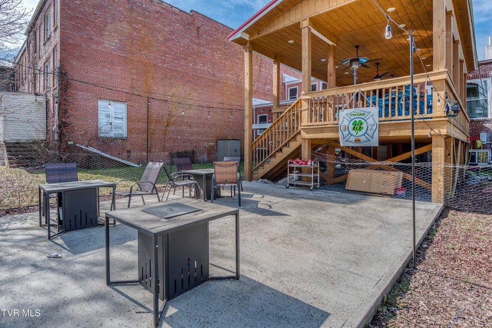 Photo #18: 139 Town Square Street