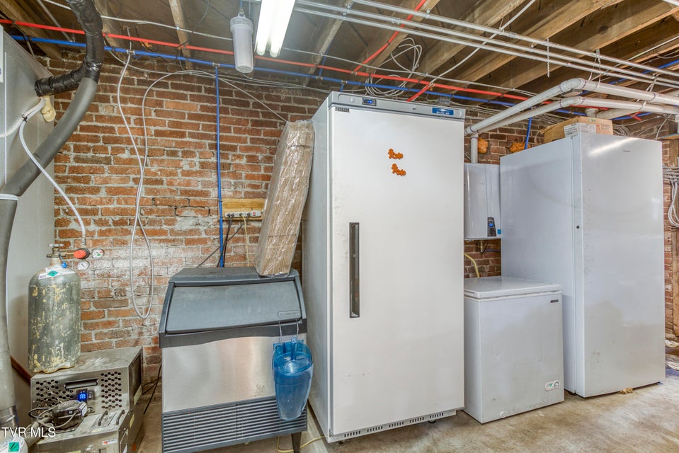 Photo #24: 139 Town Square Street