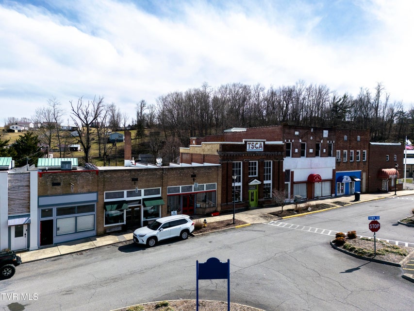 Photo #32: 139 Town Square Street