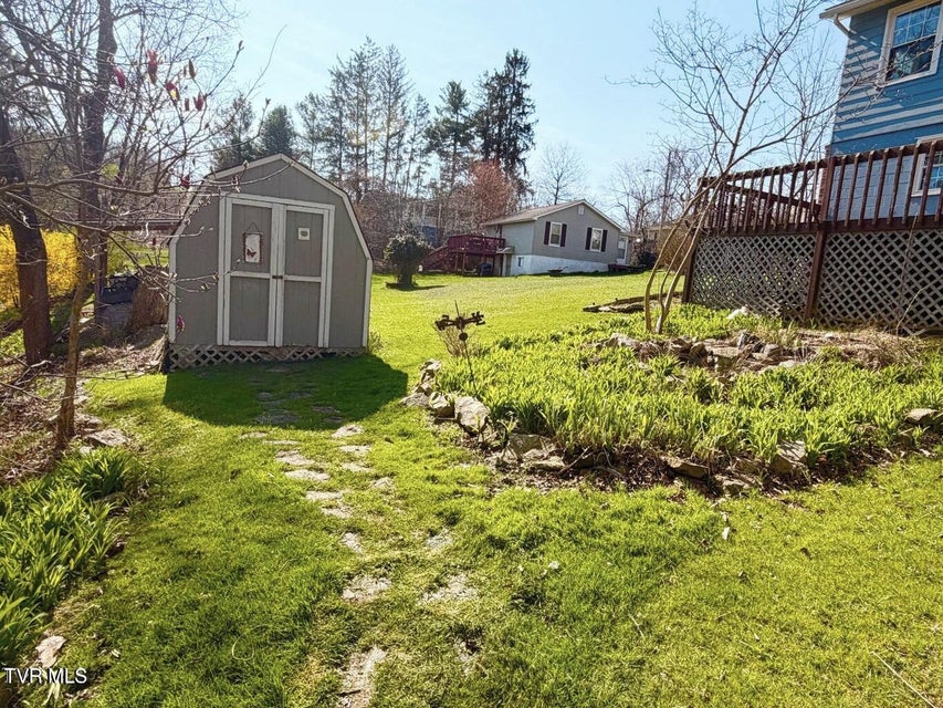 Photo #7: 121 Beverly Avenue