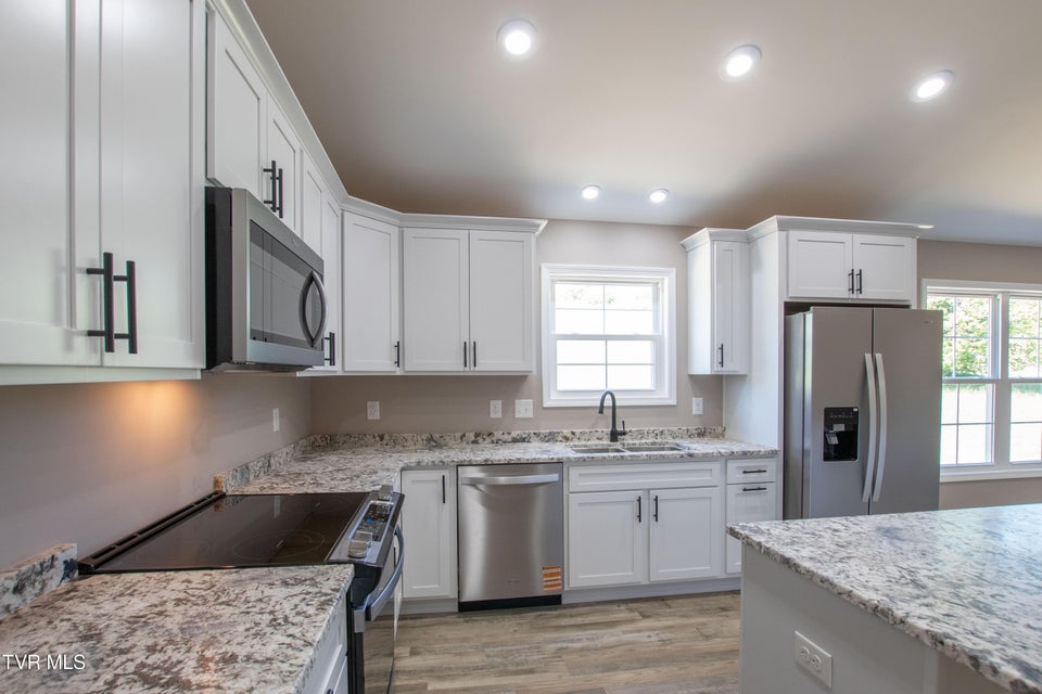 Photo #10: 17150 Sedona Drive