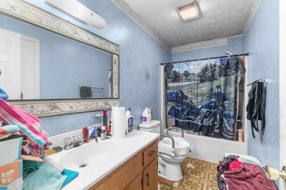 Photo #12: 3013 Buckingham Road