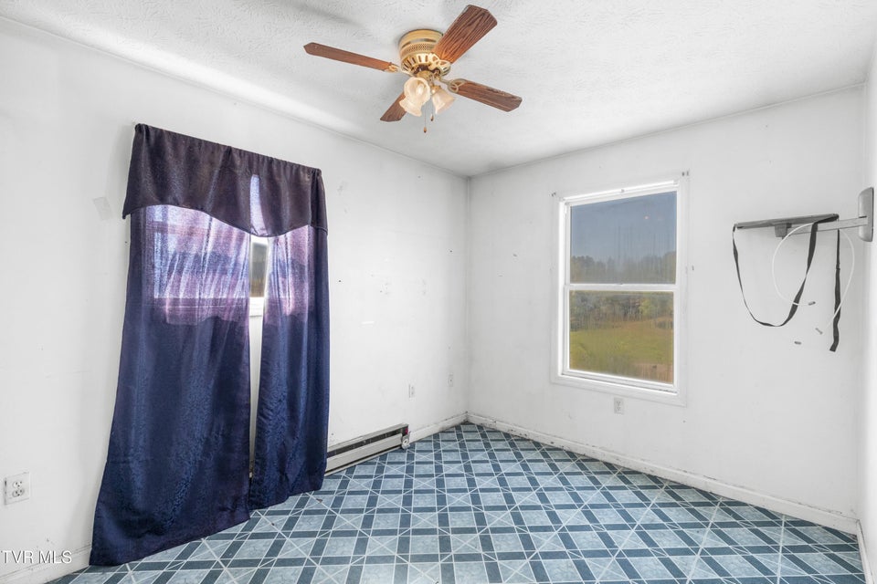 Photo #13: 3013 Buckingham Road