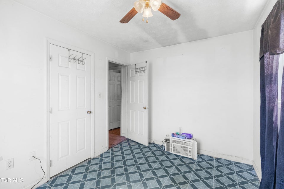 Photo #14: 3013 Buckingham Road