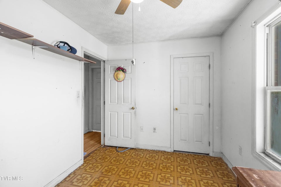 Photo #16: 3013 Buckingham Road