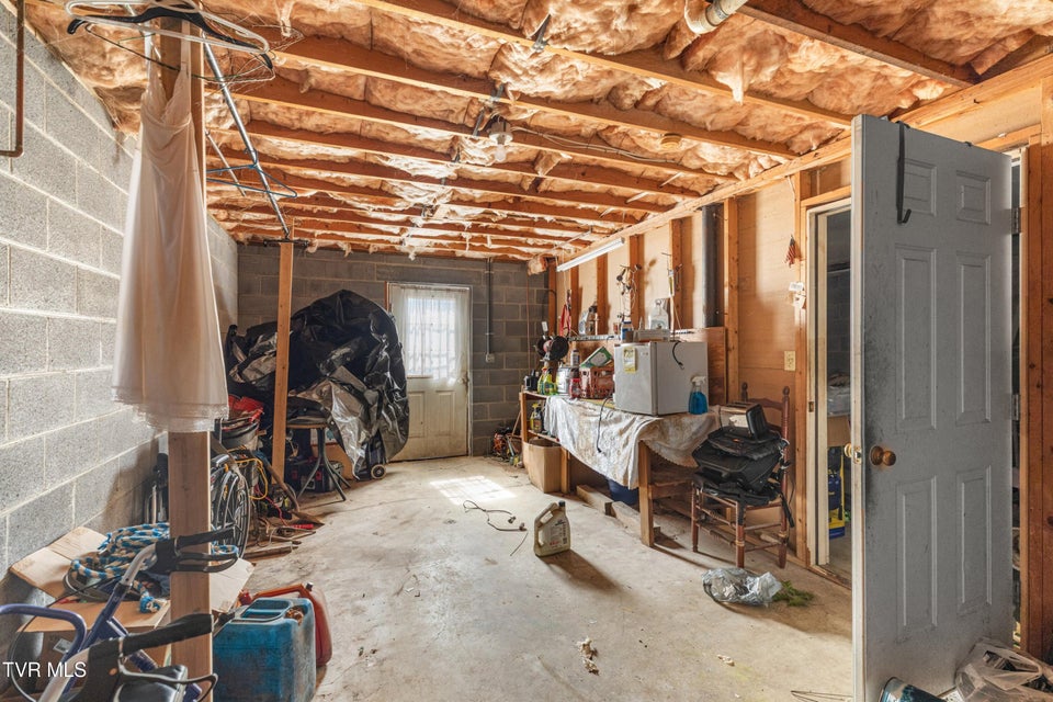 Photo #17: 3013 Buckingham Road