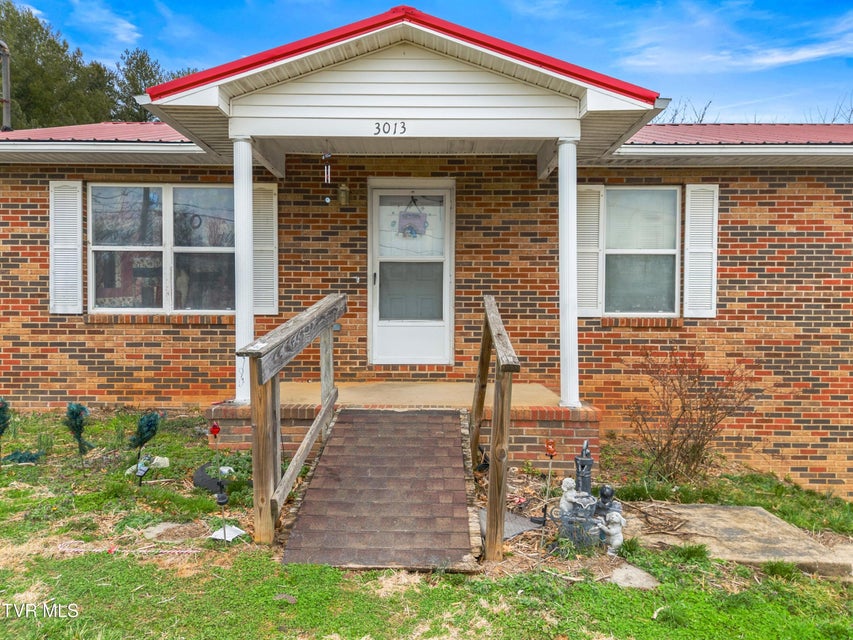 Photo #20: 3013 Buckingham Road