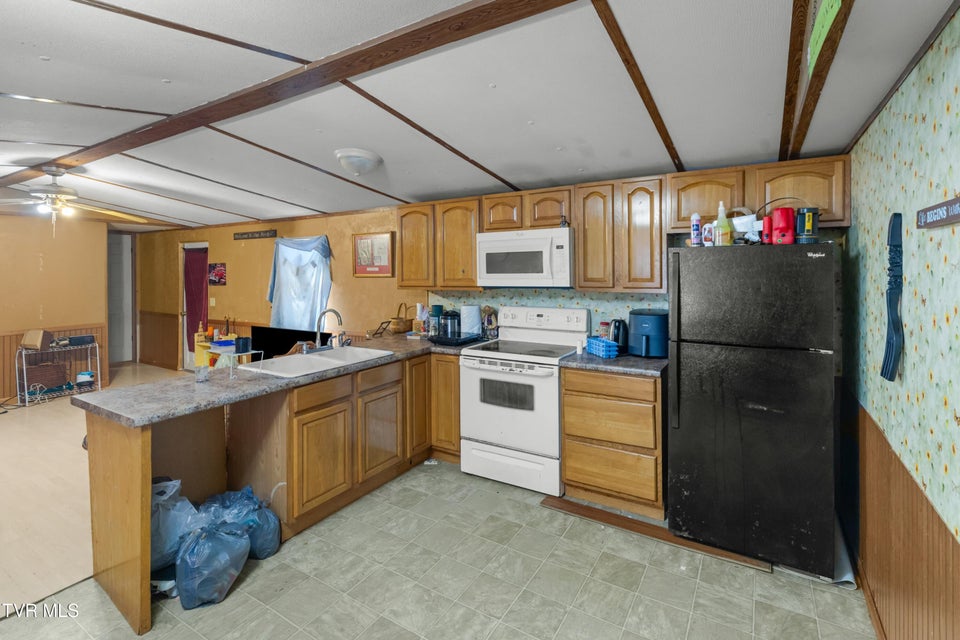 Photo #9: 115 Melrose Avenue