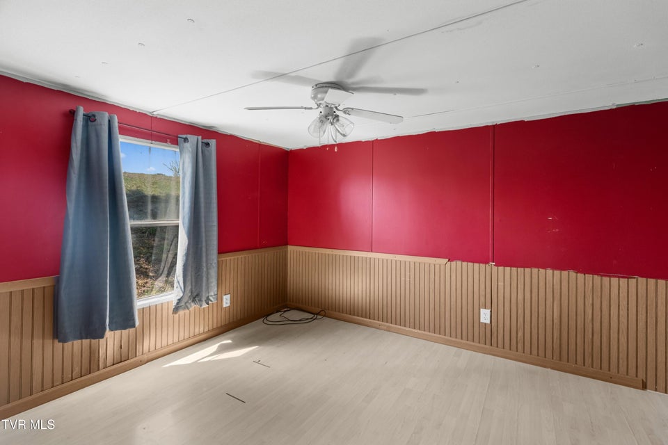 Photo #11: 115 Melrose Avenue