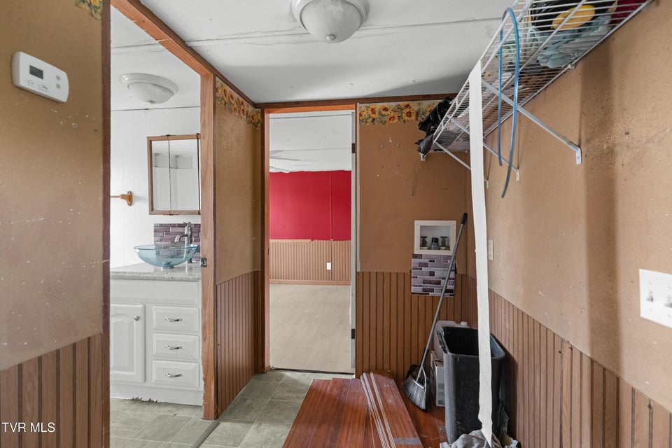 Photo #14: 115 Melrose Avenue