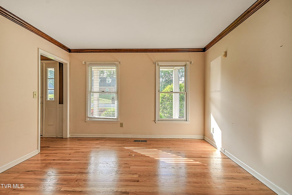Photo #7: 332 Chesterfield Drive