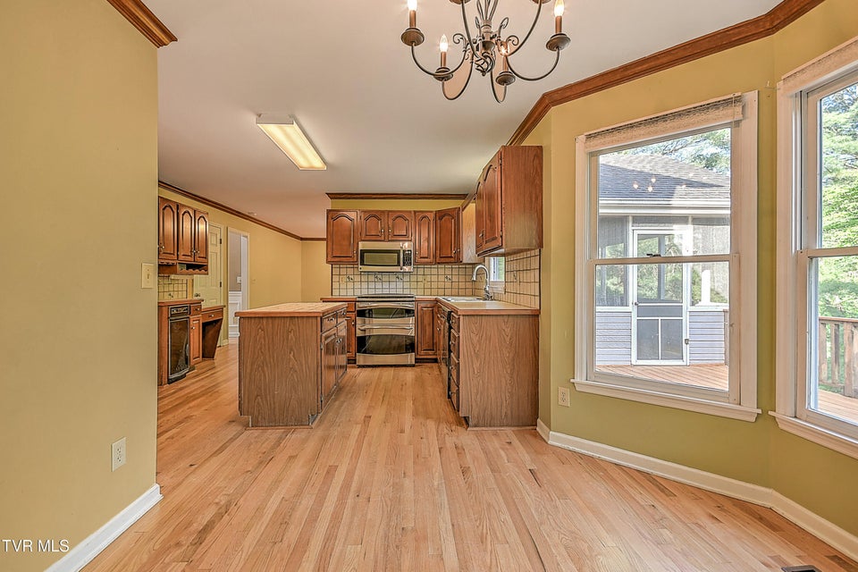 Photo #18: 332 Chesterfield Drive