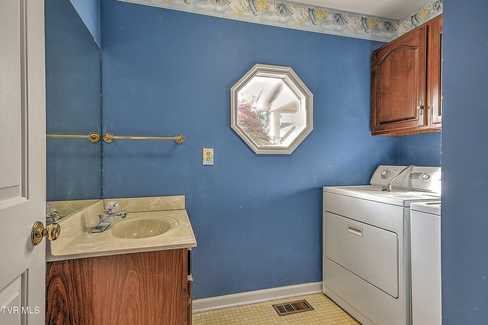 Photo #23: 332 Chesterfield Drive