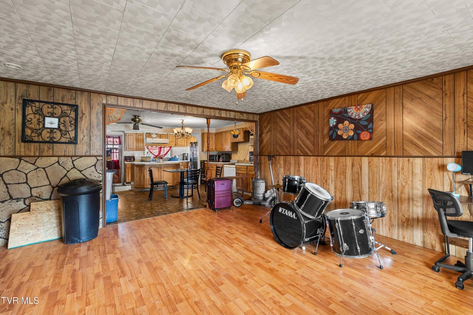 Photo #6: 555 Poplar Avenue
