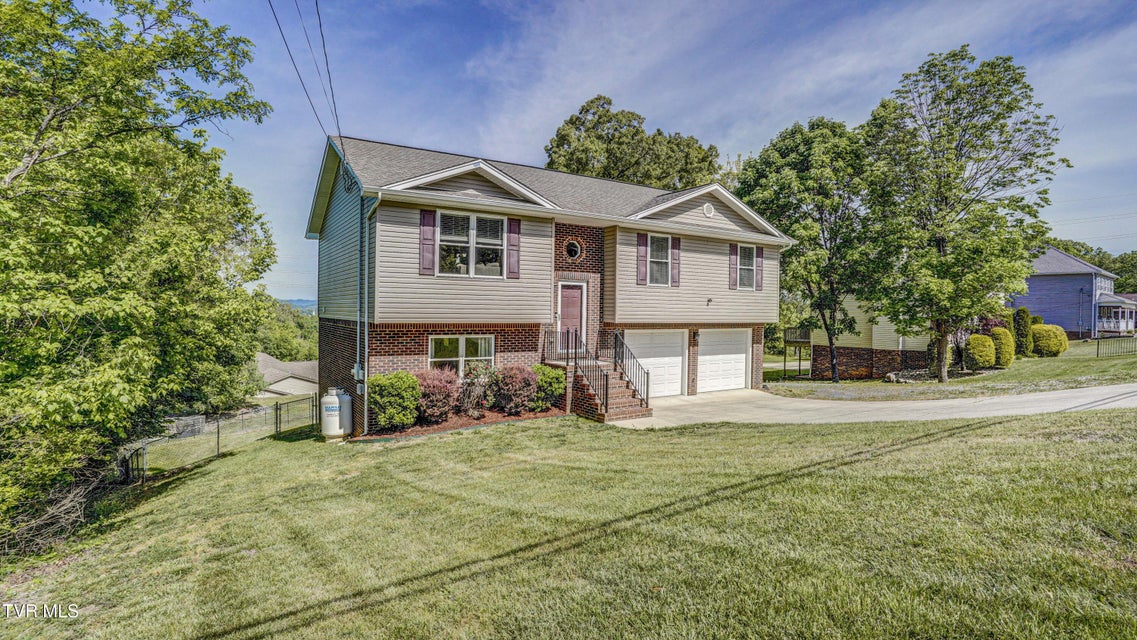 Photo #2: 3920 Thornton Drive