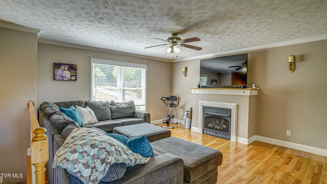 Photo #10: 3920 Thornton Drive
