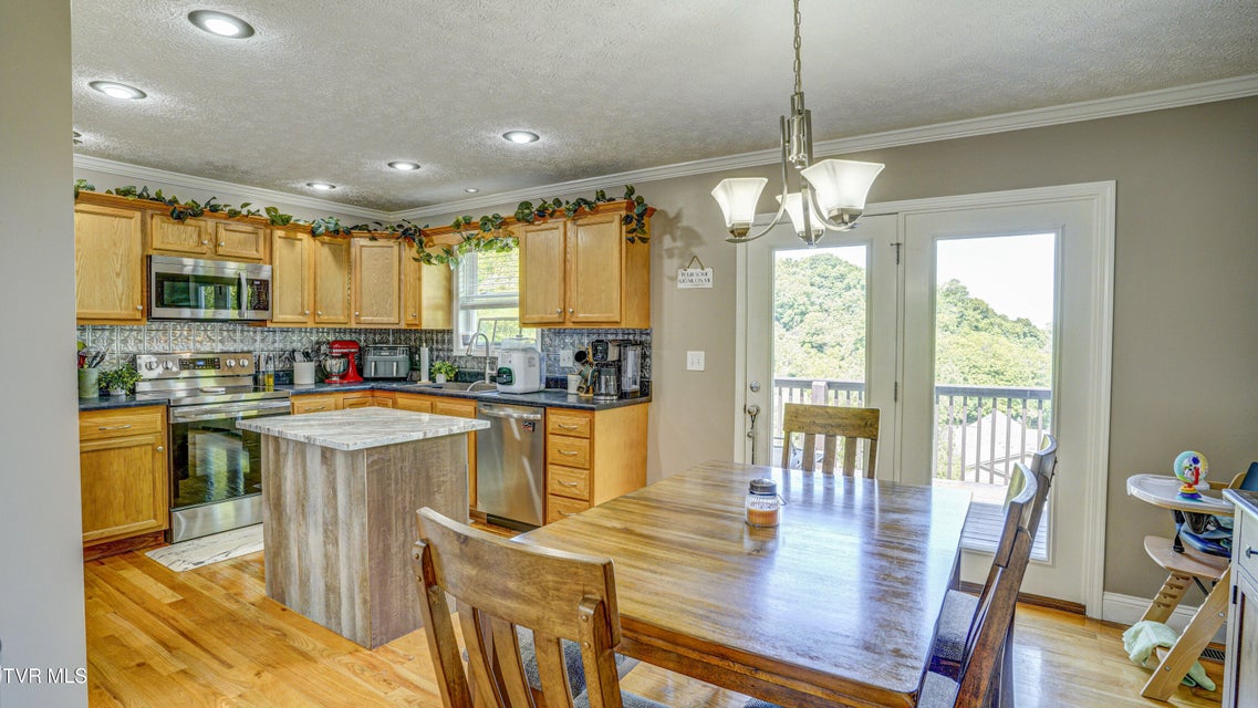 Photo #13: 3920 Thornton Drive