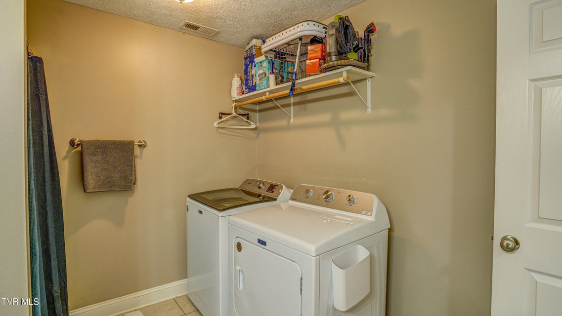 Photo #29: 3920 Thornton Drive