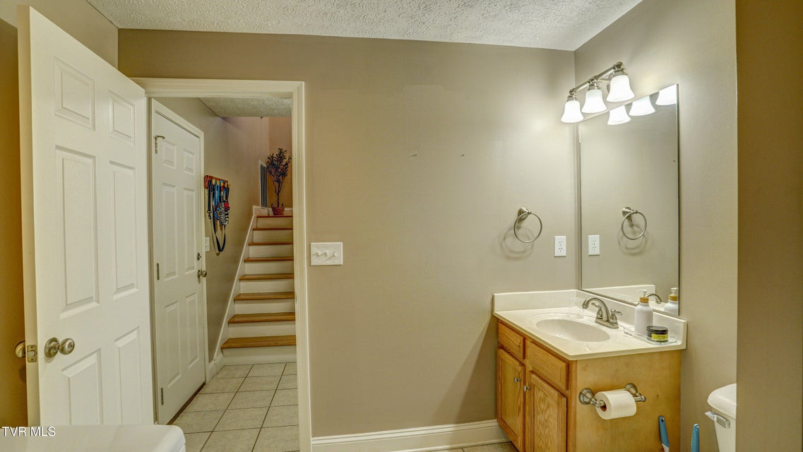 Photo #30: 3920 Thornton Drive