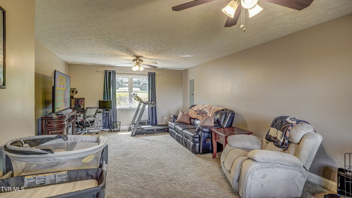 Photo #31: 3920 Thornton Drive