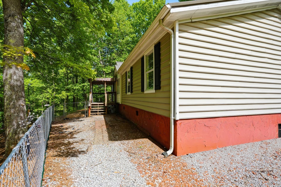 Photo #4: 117 Wb Yeats Drive