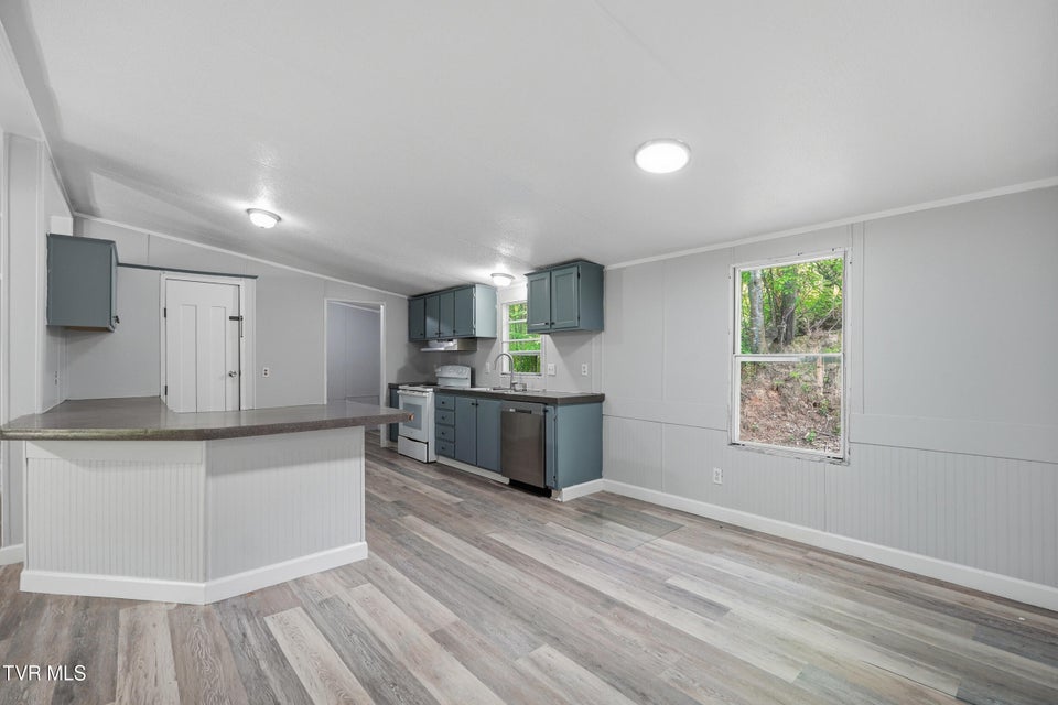 Photo #9: 117 Wb Yeats Drive