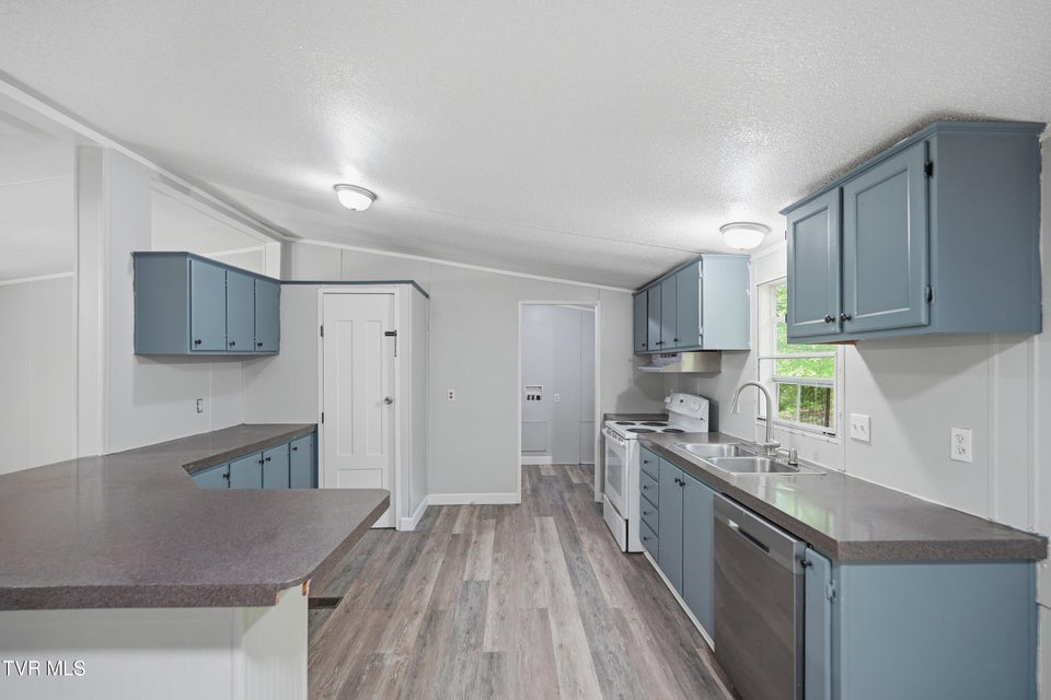 Photo #10: 117 Wb Yeats Drive