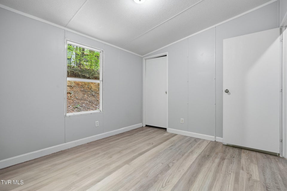 Photo #20: 117 Wb Yeats Drive