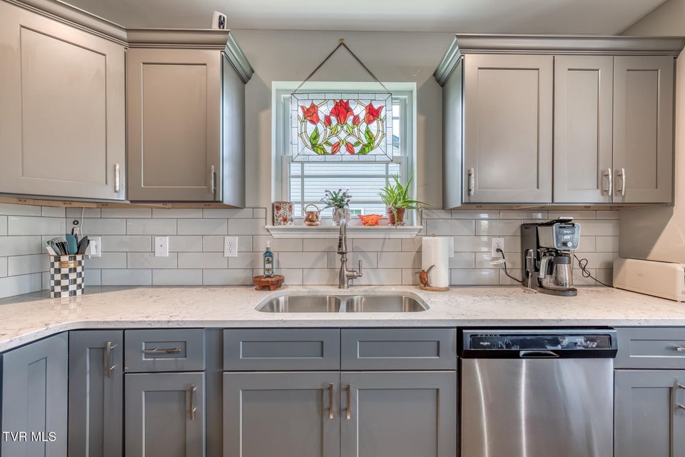 Photo #9: 1366 Lemongrass Drive