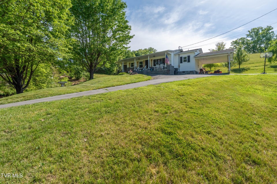 Photo #9: 214 Wilson Avenue