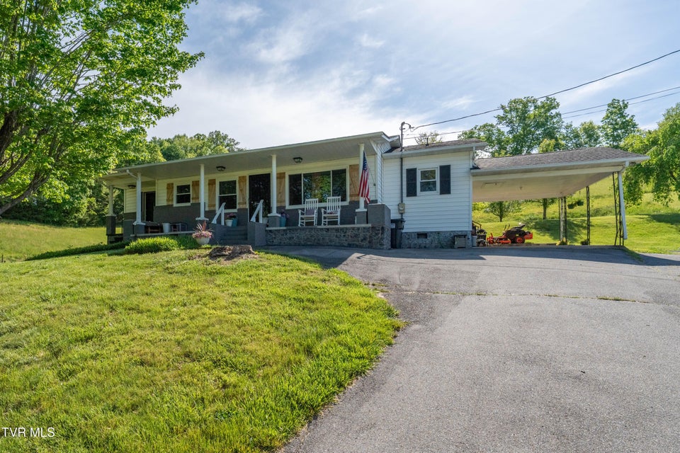 Photo #10: 214 Wilson Avenue