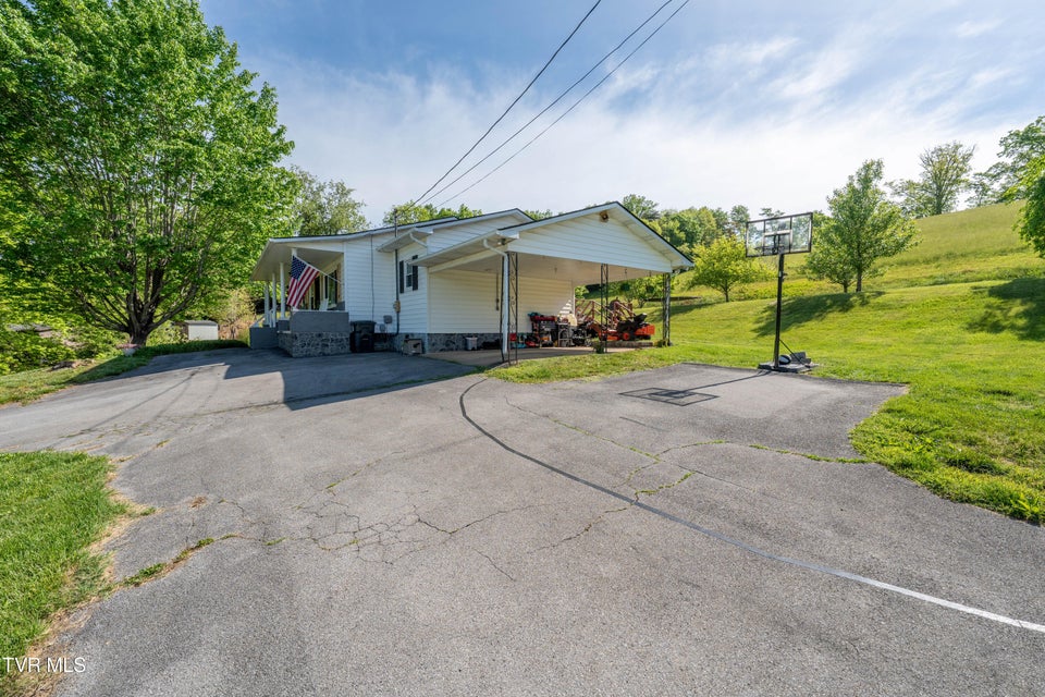 Photo #19: 214 Wilson Avenue