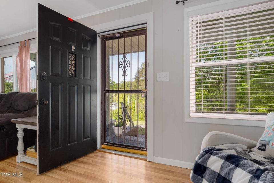 Photo #38: 214 Wilson Avenue