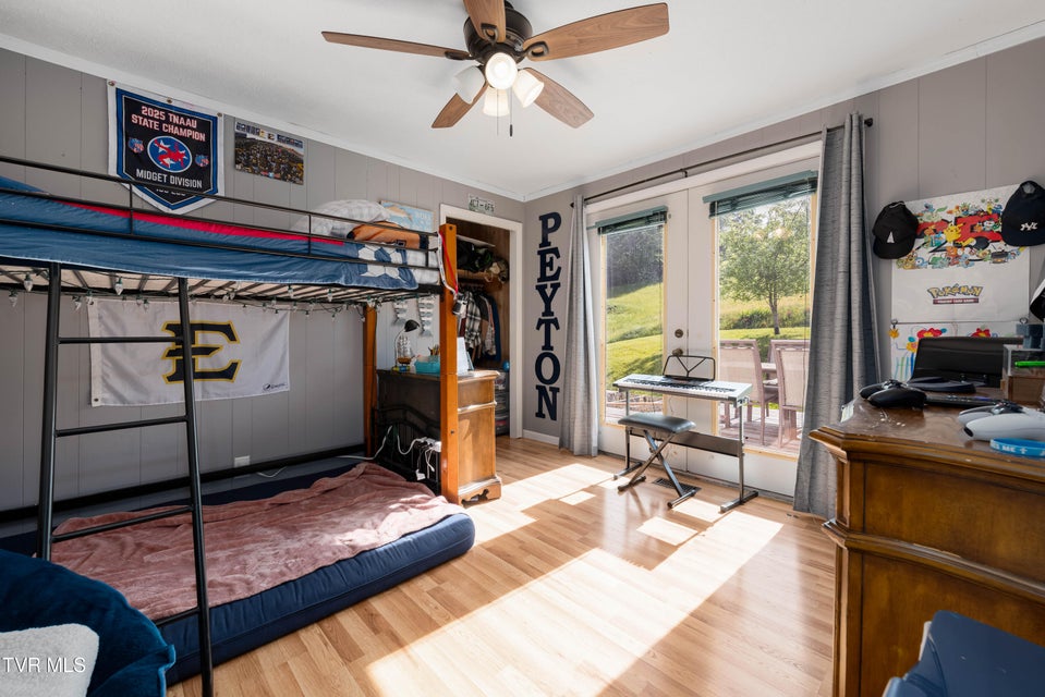 Photo #50: 214 Wilson Avenue