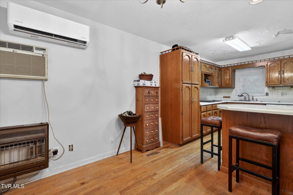 Photo #10: 104 Patterson Road