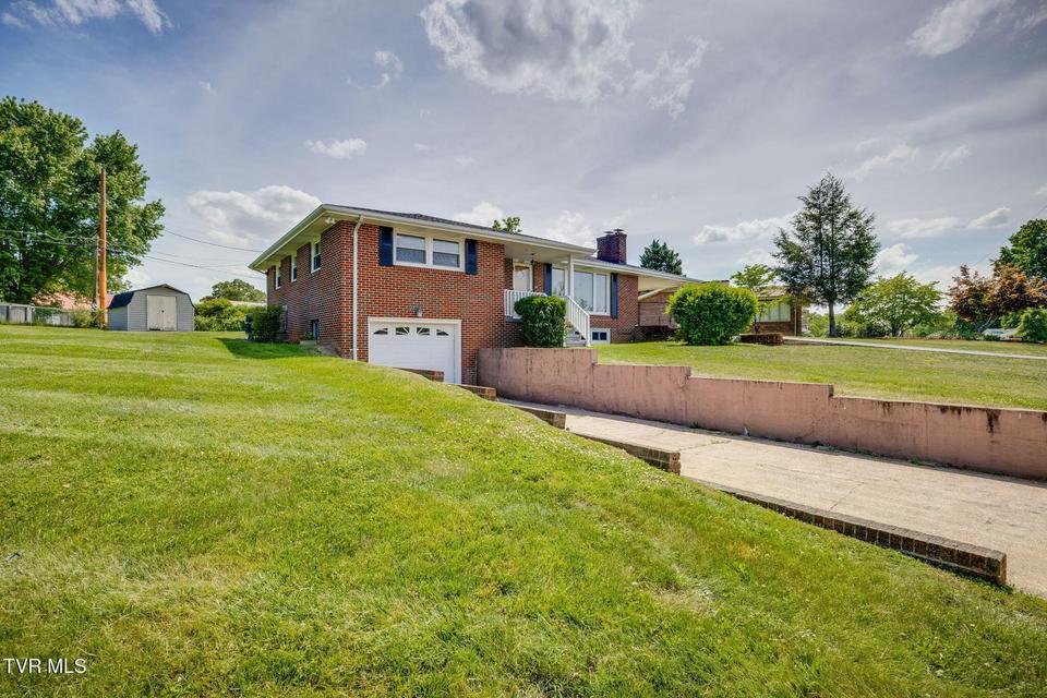 Photo #3: 1029 Spring Valley Drive