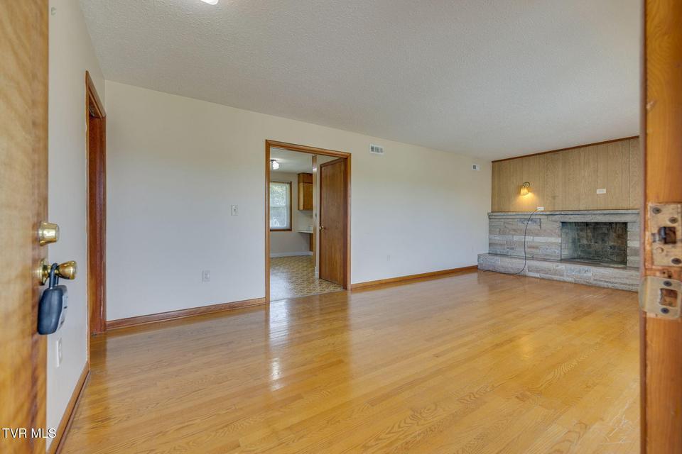 Photo #5: 1029 Spring Valley Drive
