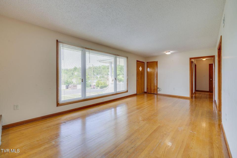 Photo #7: 1029 Spring Valley Drive