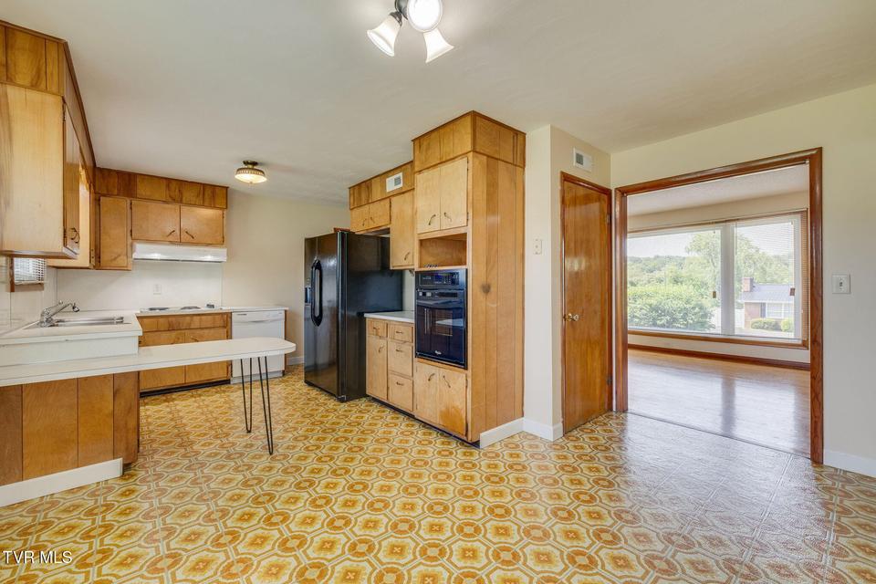 Photo #9: 1029 Spring Valley Drive