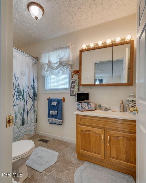 Photo #25: 404 Charleston Street